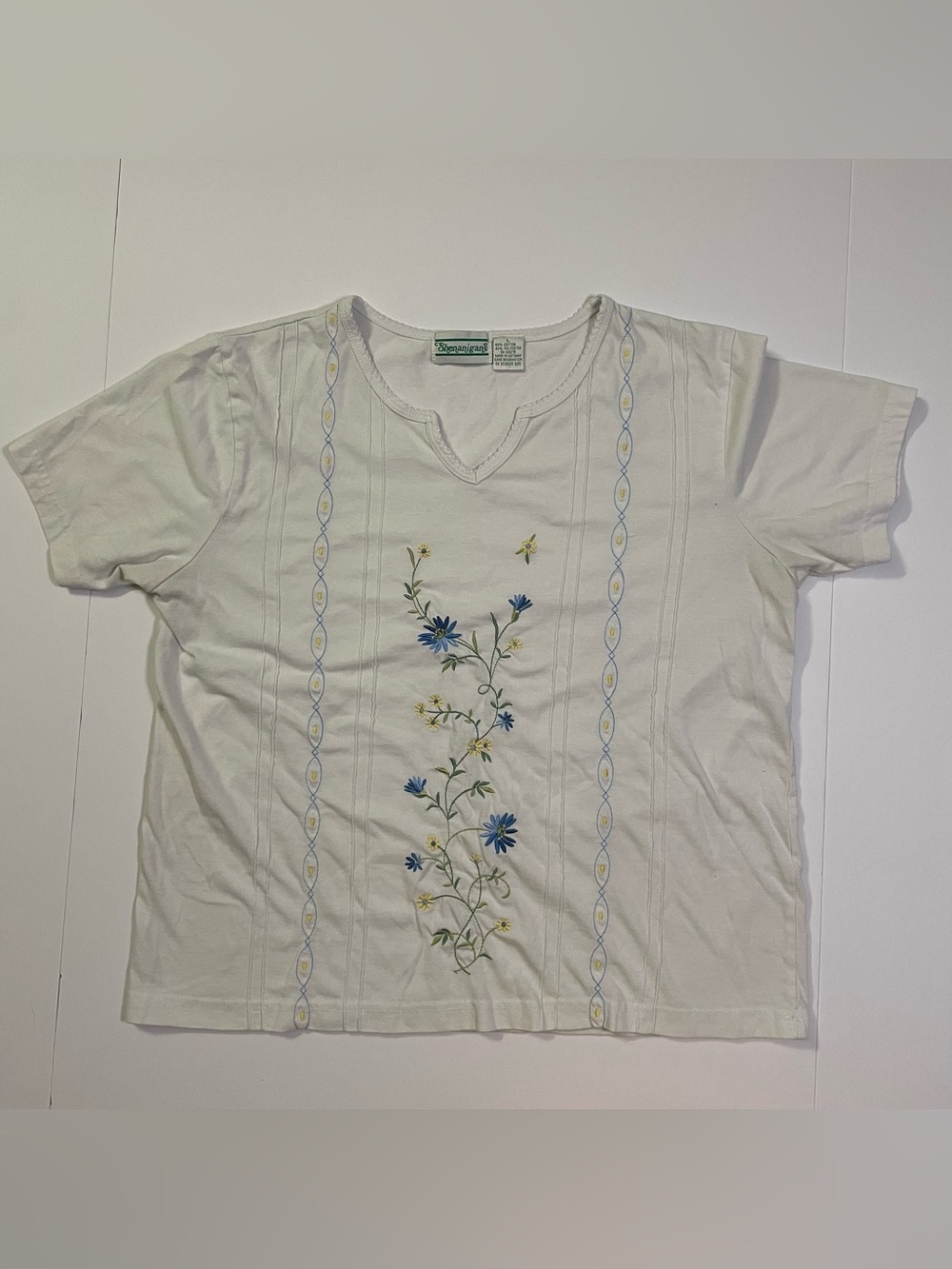 *Vintage* Shenanigans White Cotton Blend Tee with Embroidered Flowers size L